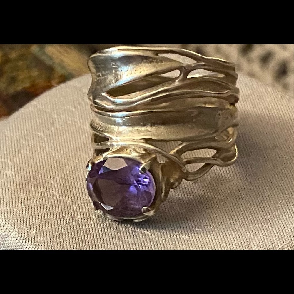 Size 7 abstract design amethyst ring SS